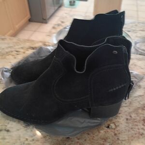 UGG Black Suede Bootie with Back Zip NWT 10